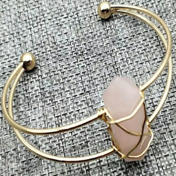 Elegant Natural Pink Stone Bangle Bracelet - Picture 3 of 6